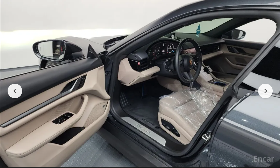 Black Color Taycan base Car