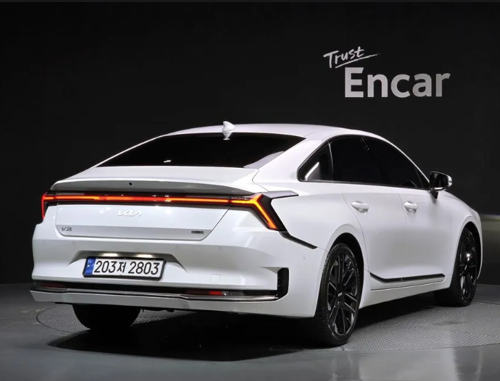 The New K8 Hybrid Noblesse