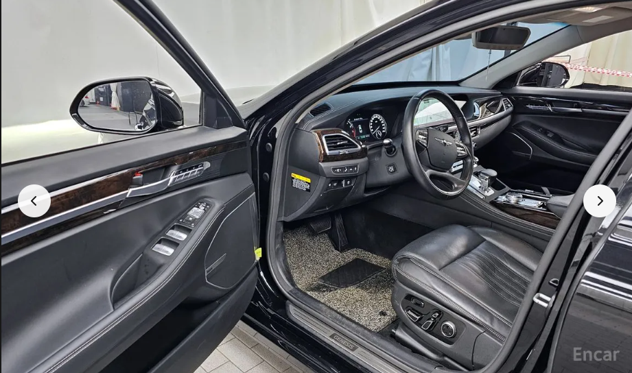 G90 3.8 AWD Luxury Car