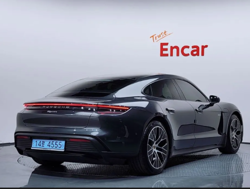 Black Color Taycan base Car