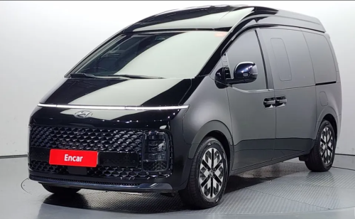 Staria Lounge 7-seater limousine